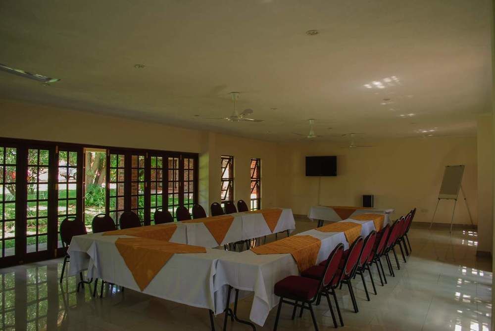 Matilinda Lodge Bulawayo Exterior foto